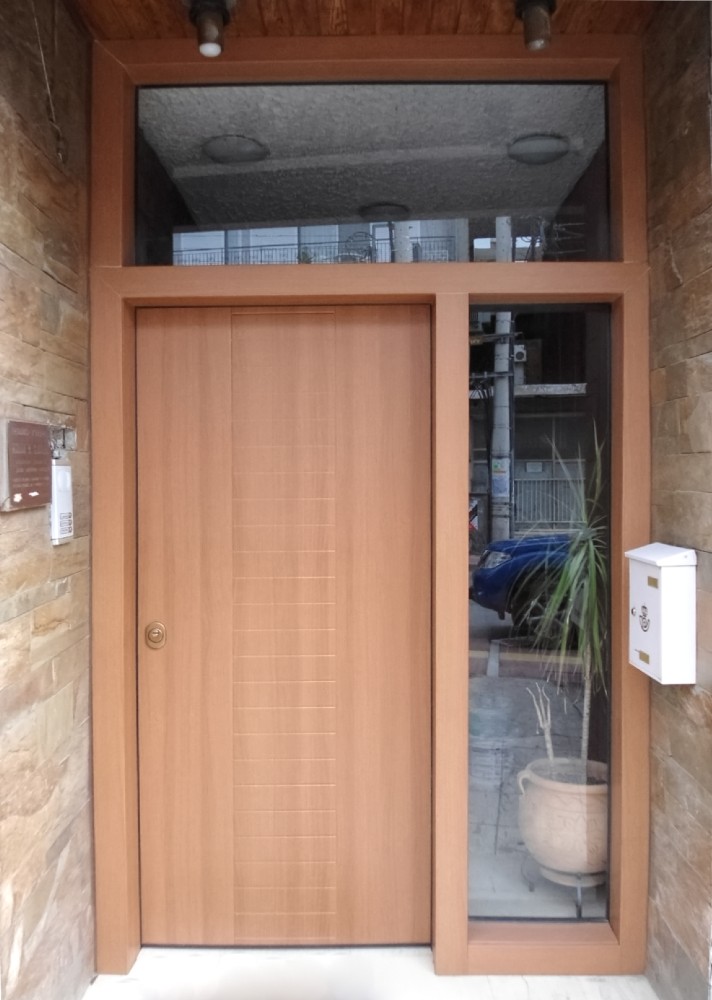 Πόρτα Laminate - Εισόδου Πολυκατοικίας Με 1 Σταθερό & Φεγγίτη