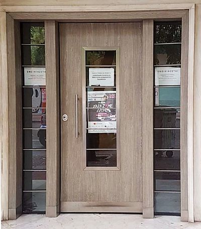 Πόρτα Laminate - Εισόδου Πολυκατοικίας Με 2 Σταθερά