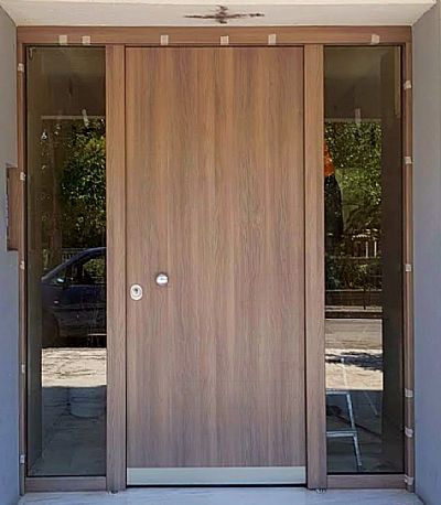 Πόρτα Laminate - Εισόδου Πολυκατοικίας Με 2 Σταθερά