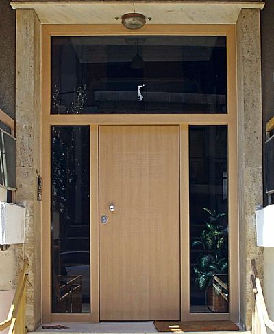 Πόρτα Laminate - Εισόδου Πολυκατοικίας Με 2 Σταθερά & Φεγγίτη