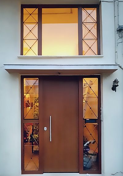 Πόρτα Αλουμινίου - Εισόδου Πολυκατοικίας Με 2 Σταθερά & Φεγγίτη